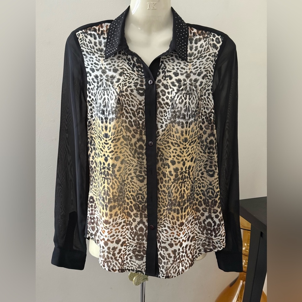 Jessica Simpson xsmall button down long sleeve top, animal print